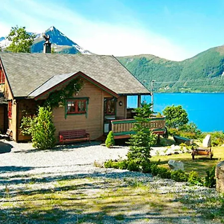 Four-bedroom In Dom wakacyjny