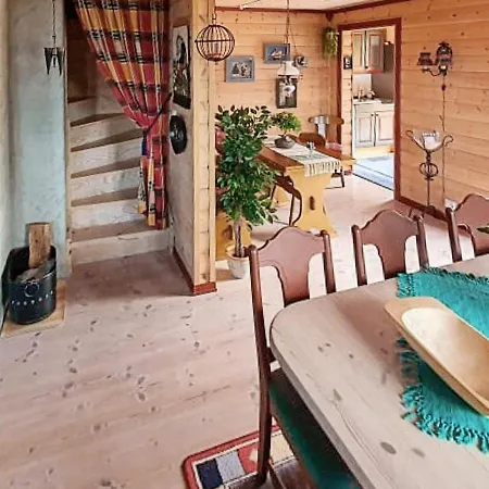 Four-bedroom In Hundeidvik