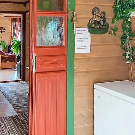 Dom wakacyjny Four-bedroom In Hundeidvik