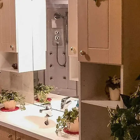 Four-bedroom In Dom wakacyjny Hundeidvik