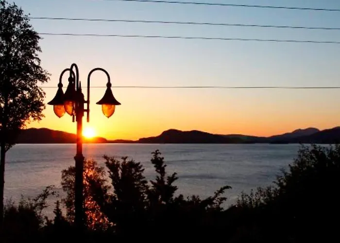 9 Person In Hundeidvik-by Traum بيت للعطل *