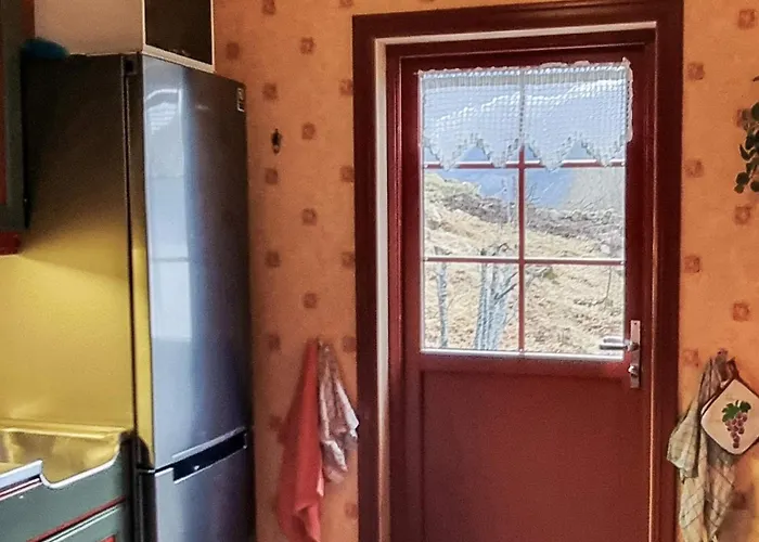 بيت للعطل 9 Person In Hundeidvik-by Traum *