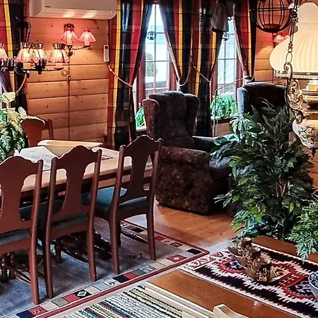 9 Person In Hundeidvik-by Traum *